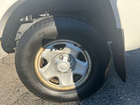Used 2013 Toyota Tacoma Base image 6