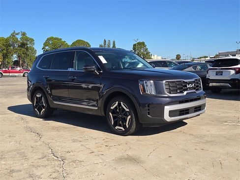 New 2025 Kia Telluride S image 2