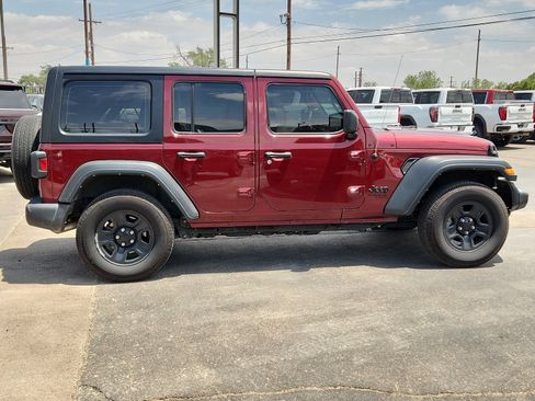 Used 2021 Jeep Wrangler Unlimited Sport AWD/4WD image 5