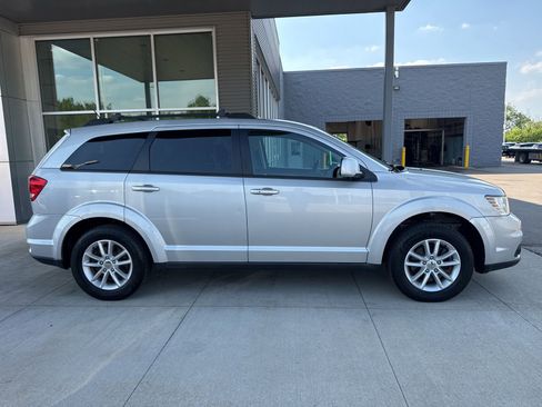 Used 2013 Dodge Journey SXT w/ Flexible Seating Group FWD image 8