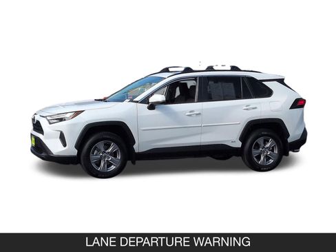 Used 2022 Toyota RAV4 XLE w/ Convenience Package image 5