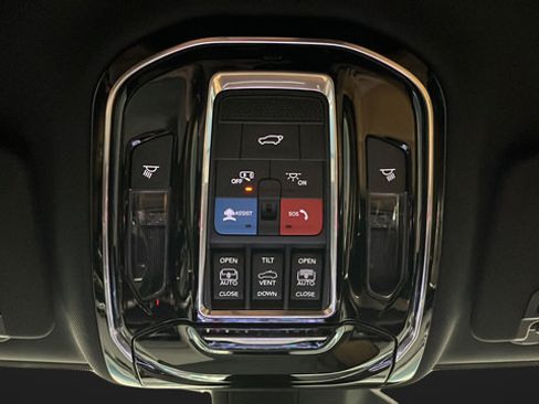 Used 2023 Jeep Grand Cherokee L Summit w/ Advanced Protech Group IV AWD/4WD image 33