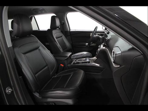 Certified 2023 Ford Explorer XLT w/ Equipment Group 202A AWD/4WD image 15