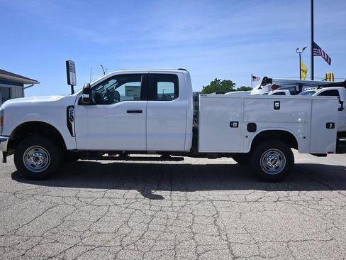 New 2026 Ford F250 XL w/ XL Chrome Package AWD/4WD image 9