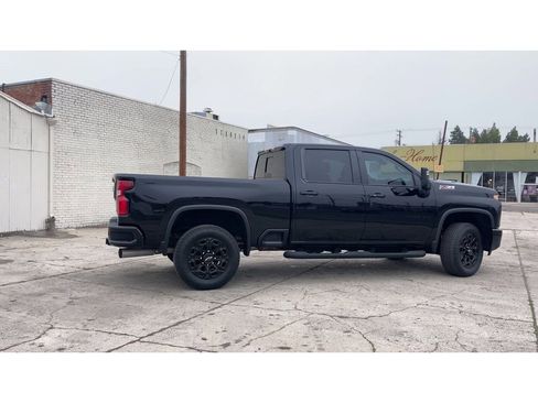 Used 2022 Chevrolet Silverado 2500 LTZ w/ LTZ Plus Package image 3