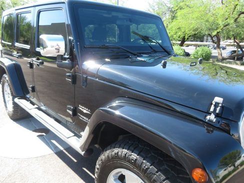 Used 2012 Jeep Wrangler Unlimited Sahara w/ Mopar Chrome Edition Group image 9