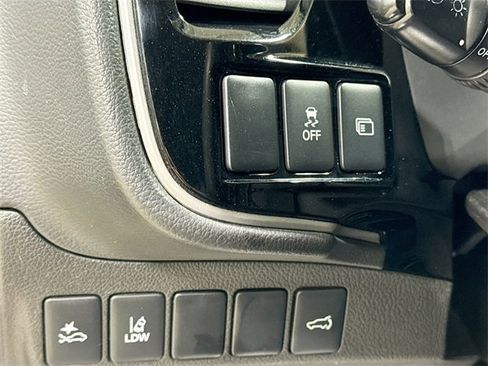 Used 2020 Mitsubishi Outlander SE image 12