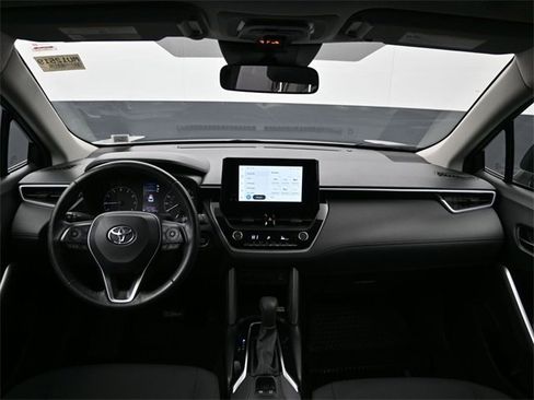 Used 2023 Toyota Corolla Cross LE image 22