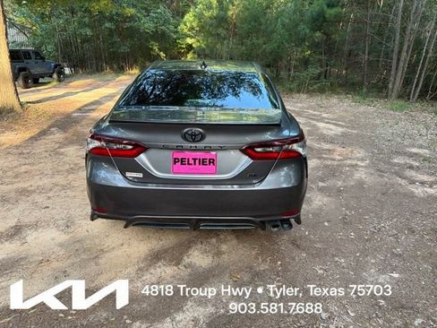 Used 2021 Toyota Camry SE FWD image 8