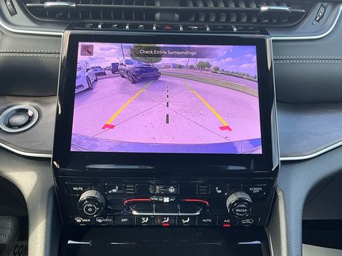 New 2025 Jeep Grand Cherokee L Limited w/ Black Appearance Package image 33