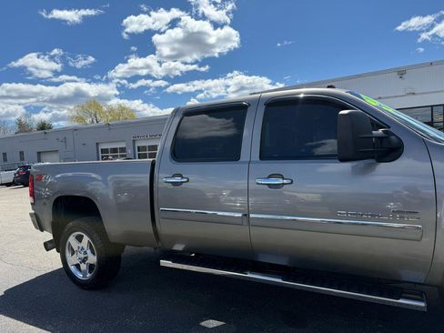 Used 2012 GMC Sierra 2500 Denali w/ Suspension Package, Off-Road AWD/4WD image 19
