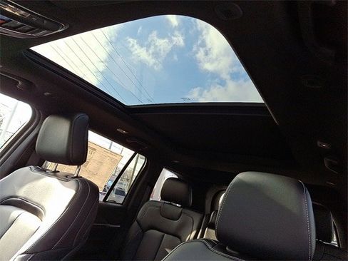 New 2025 Jeep Grand Cherokee Limited w/ Trailer Tow Package image 10