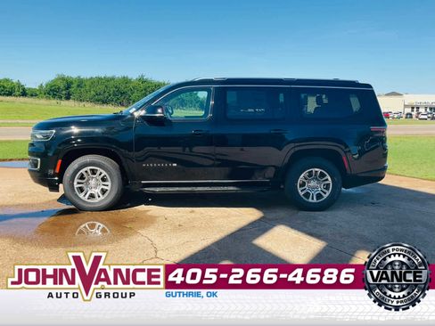 Used 2024 Jeep Wagoneer 4WD image 4