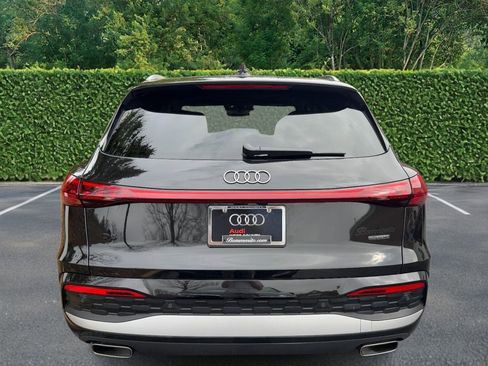 Used 2025 Audi Q5 Premium w/ Convenience Package image 8