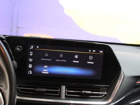Used 2024 Chevrolet Trax RS w/ Sunroof Package FWD image 19