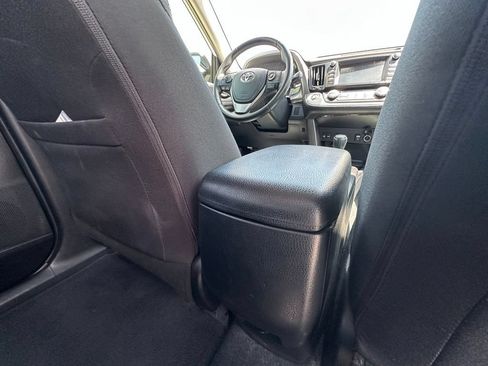 Used 2018 Toyota RAV4 XLE FWD image 23
