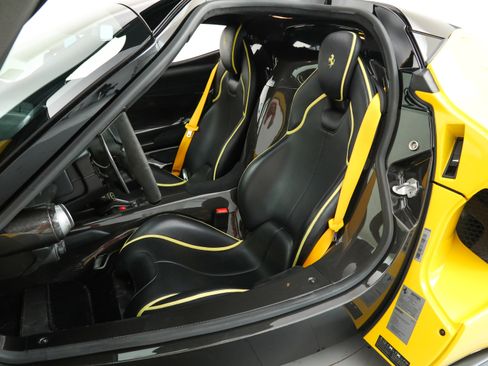 Used 2014 Ferrari LaFerrari image 5