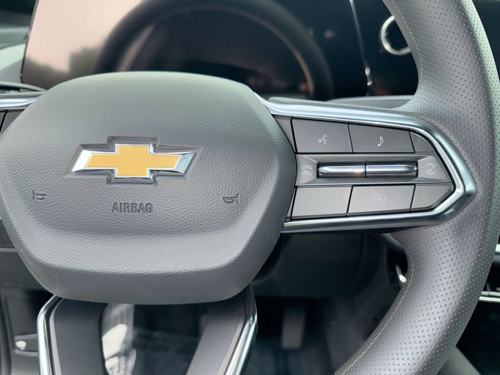 New 2026 Chevrolet Equinox EV LT FWD image 18