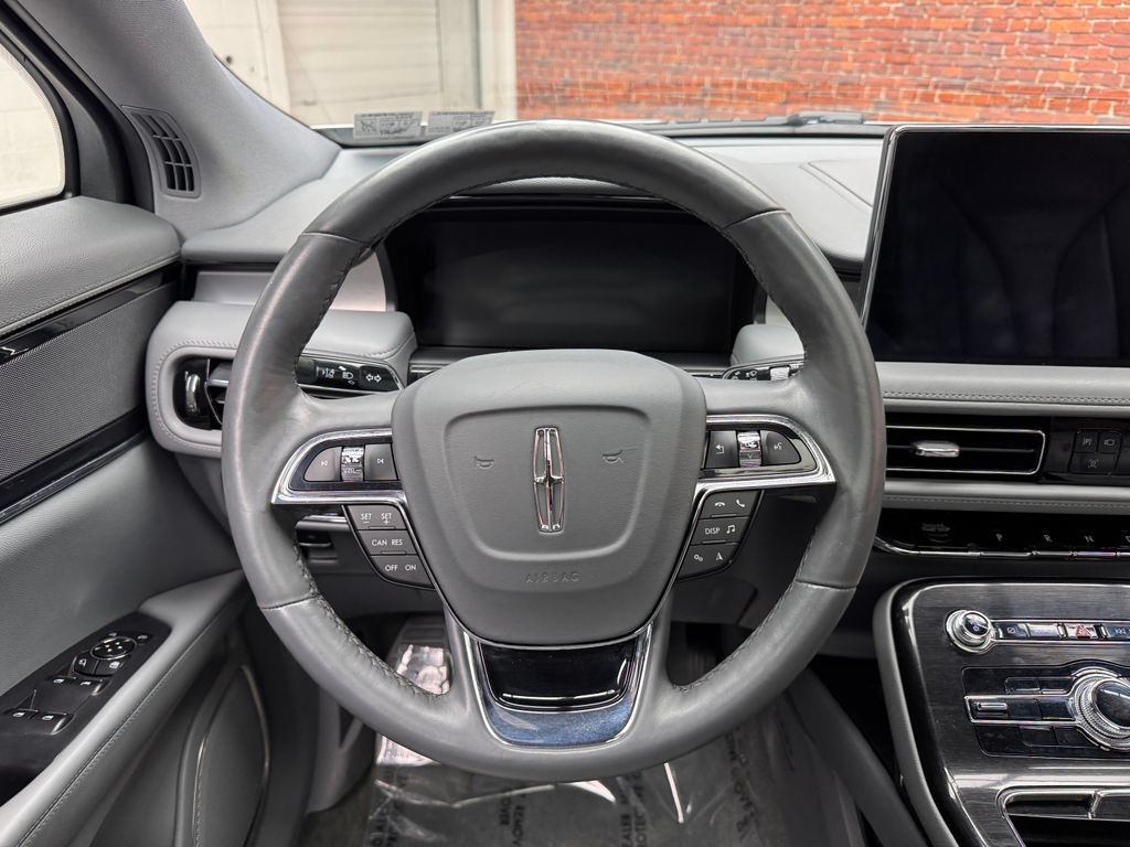 Used 2023 Lincoln Nautilus Reserve AWD/4WD image 11