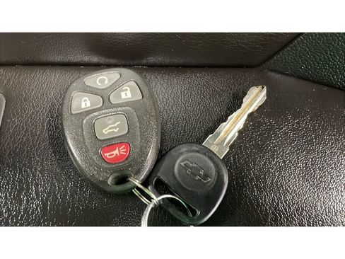 Used 2015 Chevrolet Traverse LT FWD image 21