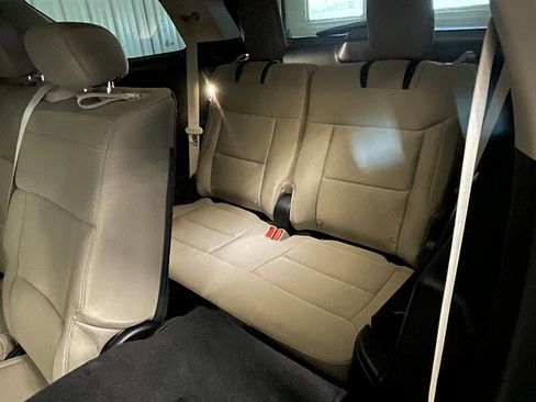 Used 2022 Ford Explorer 4WD w/ Class IV Trailer Tow Package image 21