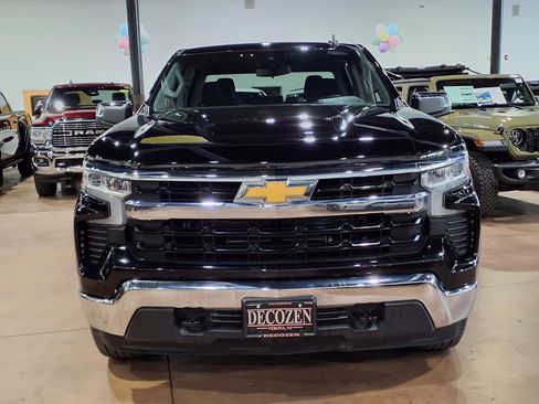 Used 2022 Chevrolet Silverado 1500 LT image 2