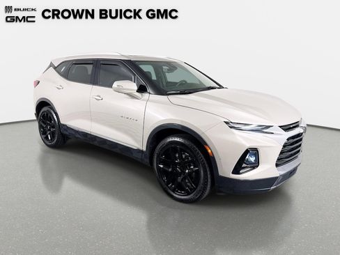 Used 2022 Chevrolet Blazer Premier w/ Enhanced Convenience Package FWD image 3