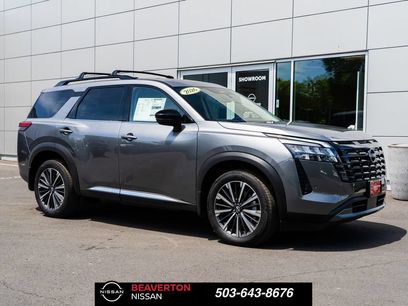 New 2026 Nissan Pathfinder Platinum w/ Cargo Package
