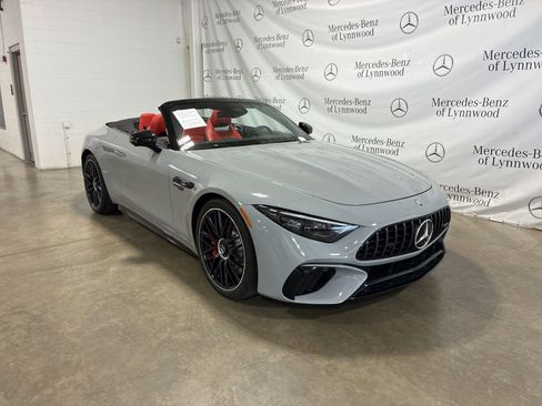 Used 2024 Mercedes-Benz SL 55 AMG 4MATIC image 32