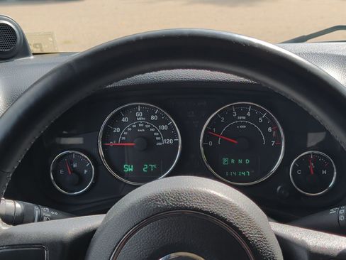 Used 2012 Jeep Wrangler Unlimited Sahara w/ Dual Top Group AWD/4WD image 21