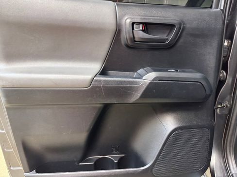 Used 2019 Toyota Tacoma SR w/ SR Convenience Package image 15