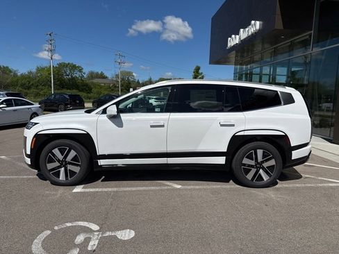 New 2026 Hyundai Ioniq 9 SEL image 3