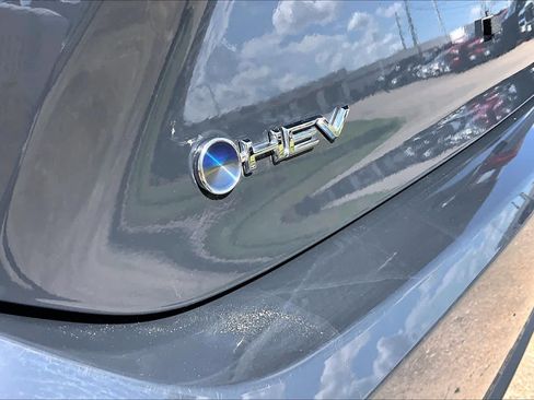 Used 2026 Toyota Camry SE FWD image 31