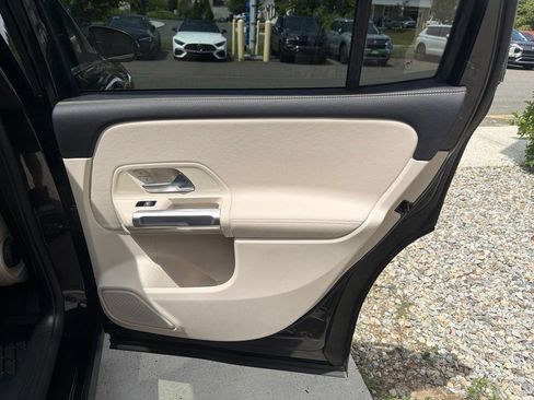 Used 2022 Mercedes-Benz GLB 250 4MATIC w/ Premium Package Lite image 51