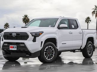 New 2025 Toyota Tacoma TRD Sport video 1