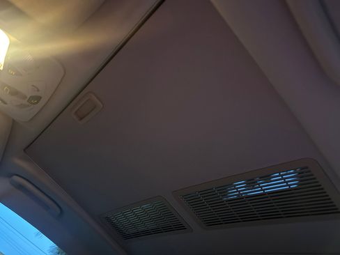 Used 2008 Mercedes-Benz CLK 350 Coupe image 13