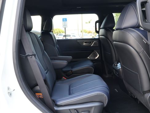 Certified 2026 INFINITI QX80 4WD image 26