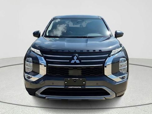 New 2025 Mitsubishi Outlander SE image 2