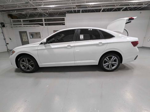 Used 2024 Volkswagen Jetta SE image 12