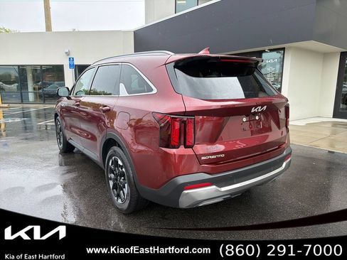 Certified 2024 Kia Sorento S w/ Panoramic Sunroof Package FWD image 10