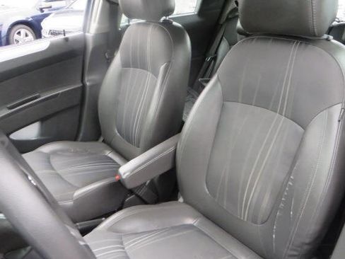 Used 2015 Chevrolet Spark LT image 41