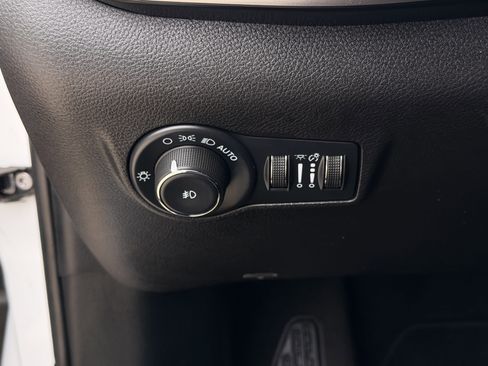 Used 2025 Jeep Compass Limited AWD/4WD image 24