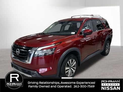 Used 2023 Nissan Pathfinder SL image 1