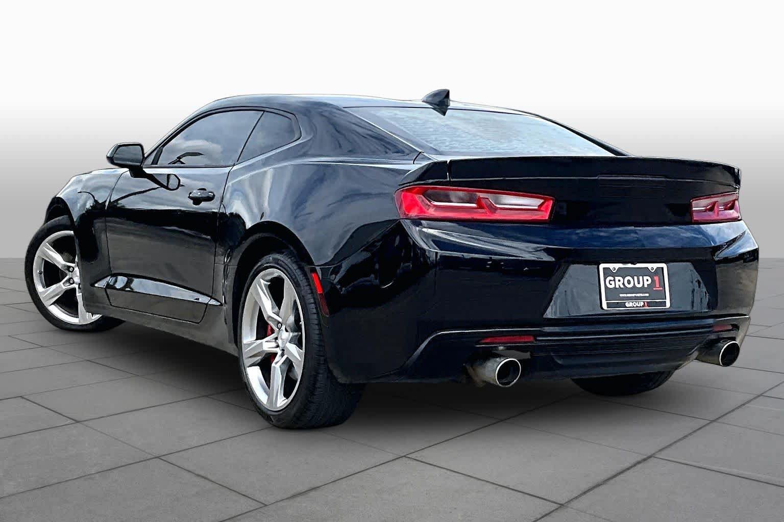 Used 2018 Chevrolet Camaro SS RWD image 12