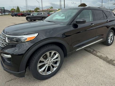 Used 2023 Ford Explorer Limited image 4