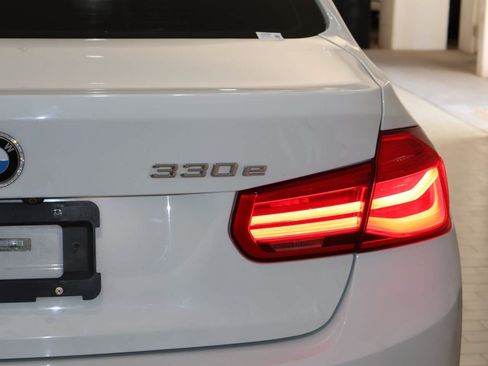 Used 2018 BMW 330e RWD image 7