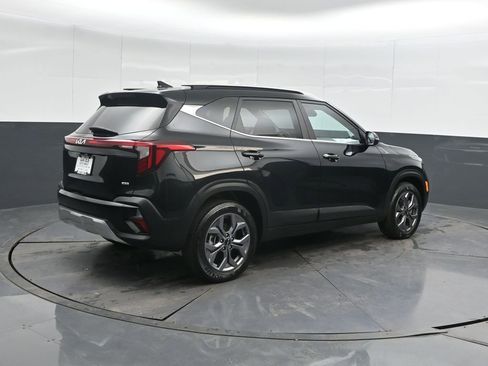 Used 2024 Kia Seltos S image 2