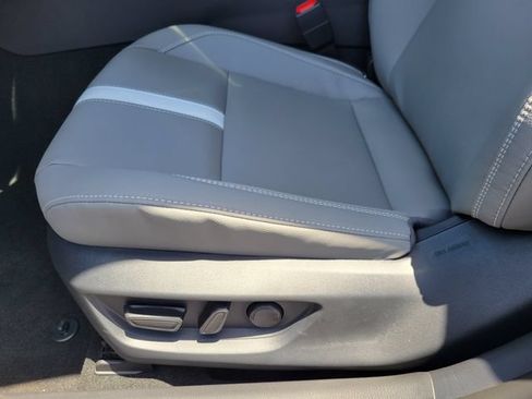 New 2026 Toyota Camry Hybrid FWD image 16