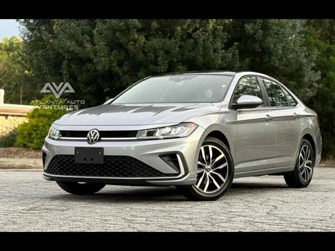 Used 2025 Volkswagen Jetta SE image 34