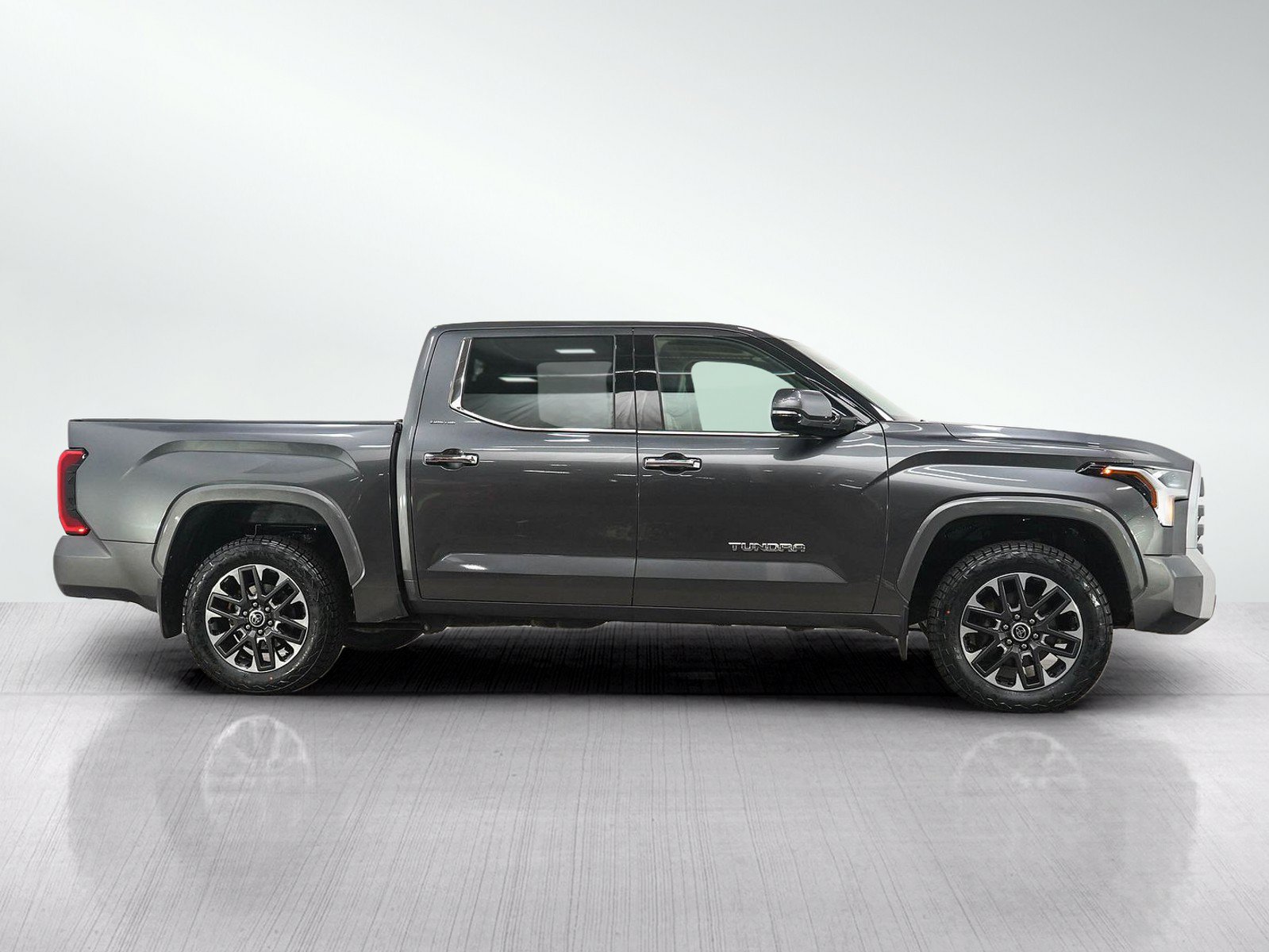 Used 2023 Toyota Tundra Limited AWD/4WD image 6